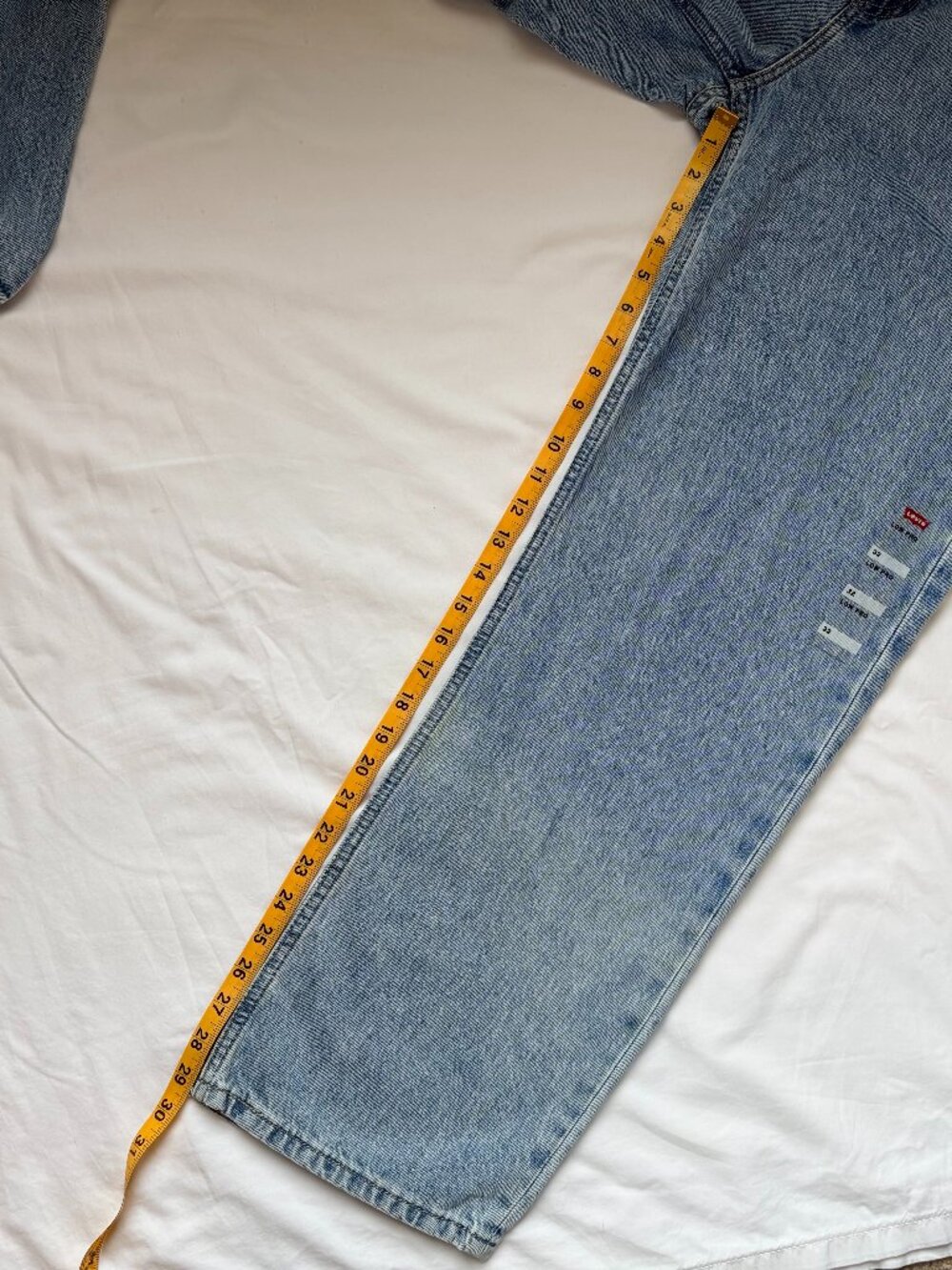 Levi's NWT Low Pro Straight Jeans 32 Charlie Glow Up Medium Wash Denim - Picture 11 of 12